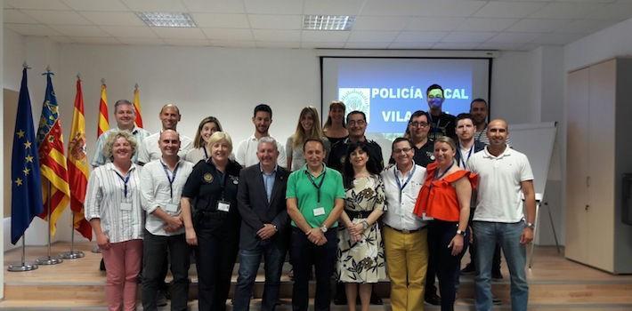 La Càtedra de Mediació Policial tanca la segona edició del curs amb l’Ivaspe  amb nous agents mediadors ‘graduats’