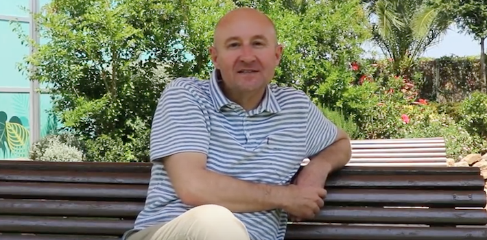 Vicent Usó presenta hui la seua última obra ‘El paradís a les fosques’, guanyadora del premi Enric Valor