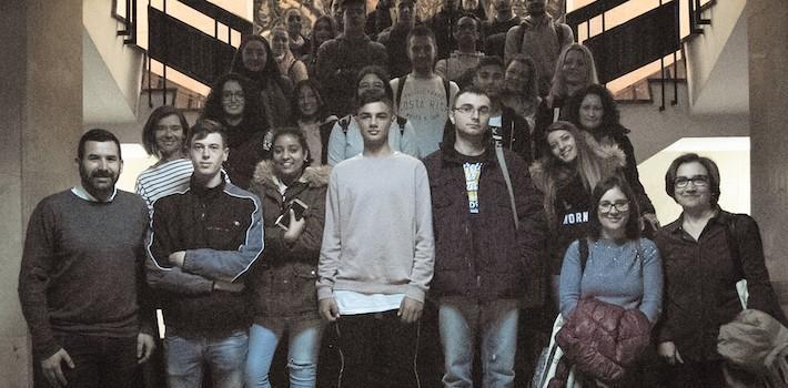 35 alumnes d’Administració de Flors visiten l’Ajuntament i coneixen el seu funcionament 