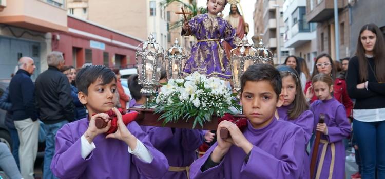 Arranquen les processons de Setmana Santa a Vila-real amb la infantil i juvenil