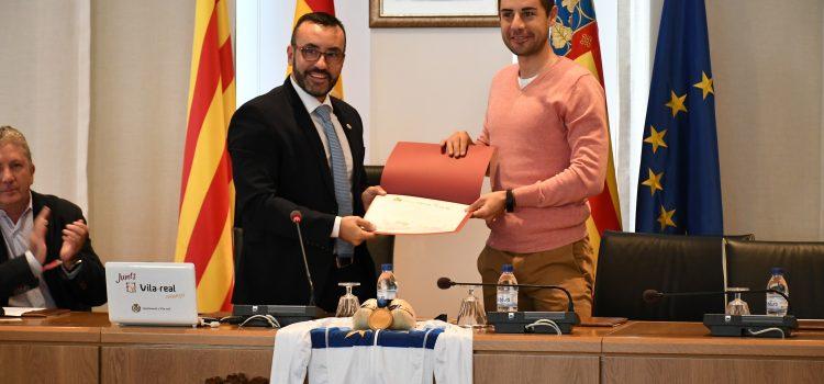 La corporació rep amb honors al ciclista Sebastián Mora, medalla d’or al campionat d’Europa 