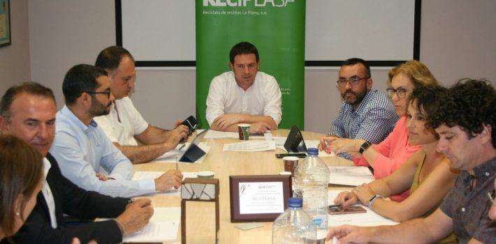 Benlloch: “No podem seguir gastant 6,5 milions en el trasllat del fem que generem a altres províncies”