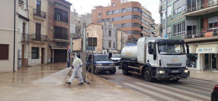 Agricultors locals se sumen com a voluntaris en els treballs de desinfecció de carrers  
