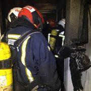 Atesos una mare i els seus dos fills menuts després d’un incendi en una vivenda del carrer Exèrcit