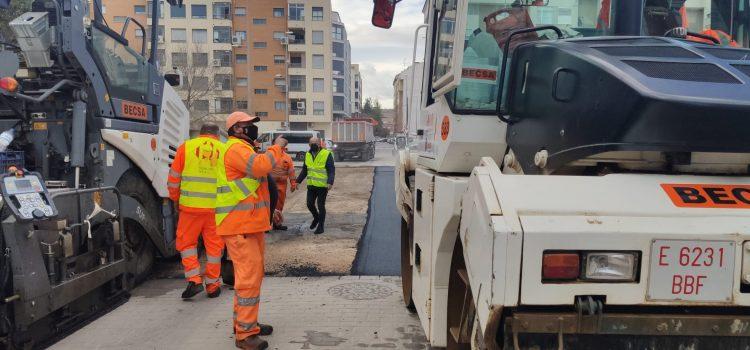 Serveis Públics engega un pla d’asfaltat que afecta 18 vials i que ha arrancat al carrer Alfons el Magnànim