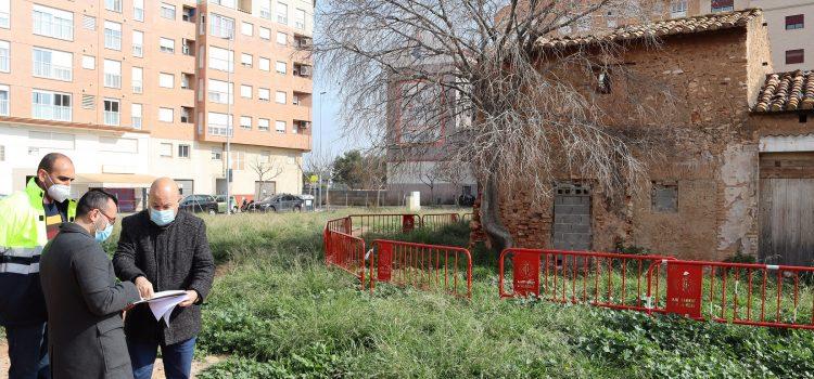 El consistori prepara un projecte per a enjardinar el solar del Botànic Calduch i rehabilitar l’alqueria