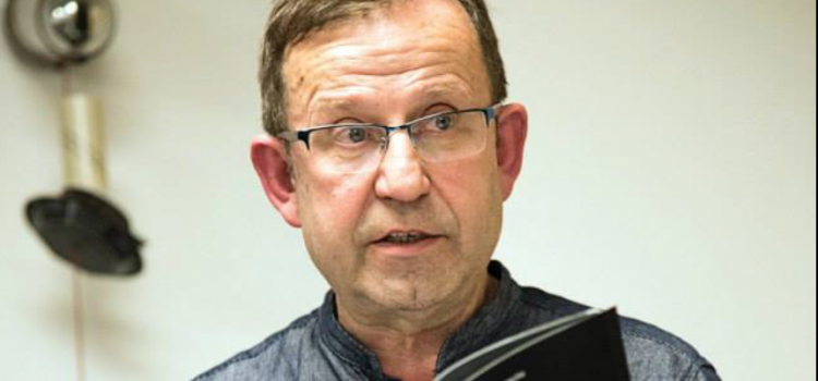 Marcelo Díaz porta a escena ‘Re-creo amb llibres i exposició de poesia visual’ el 24 de gener