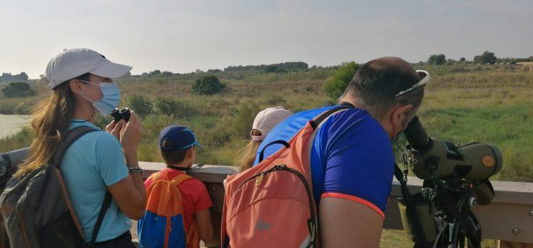 El paratge del riu Millars rep a 17 visitants que coneixen les aus del paratge fluvial
