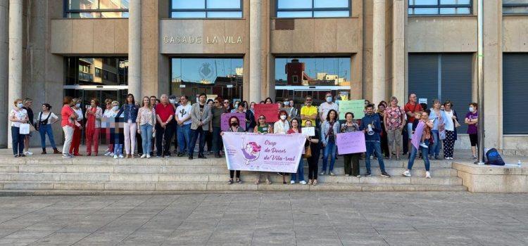 Vila-real es concentra per a mostrar la repulsió als fets esdevinguts durante les festes