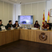 Benlloch rep el grup de teatre colombià Tchyminigagua, que actua a les festes de Vila-real