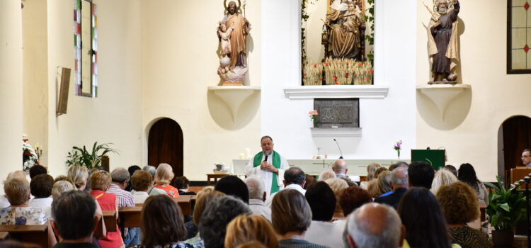 Diumenge de processó en el barri del Crist del Calvari i en els carrers Mare de Dèu dels Àngels i del Salvador