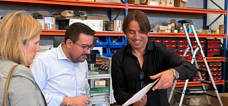 Casabó reclama mesures per a salvar a les empreses del sector ceràmic de Vila-real