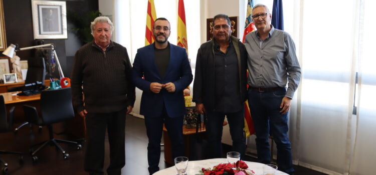 L’alcalde agraeix la vocació de servei públic dels treballadors municipals jubilats durant aquest any
