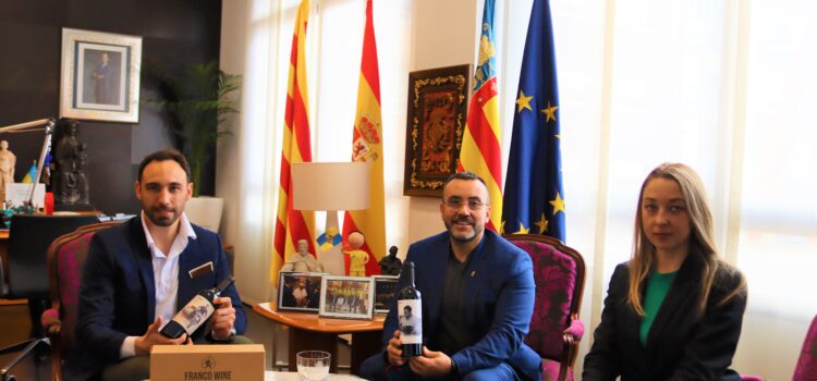 Benlloch busca “activar la marca Vila-real” per el món amb la creació d’un club d’ambaixadors de la ciutat