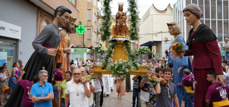 Centenars de vila-realencs acompanyen a la Mare de Déu de Gràcia en aquest inici de festes