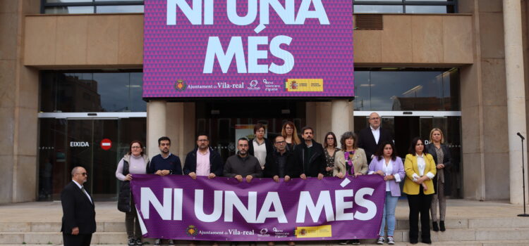 Un minut de silenci per l’assassinat masclista a Sagunt