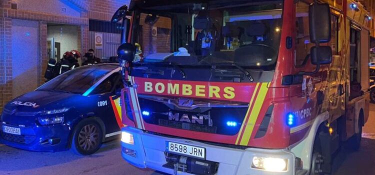 Incendi a una vivenda a Vila-real amb rescat d’animals domèstics