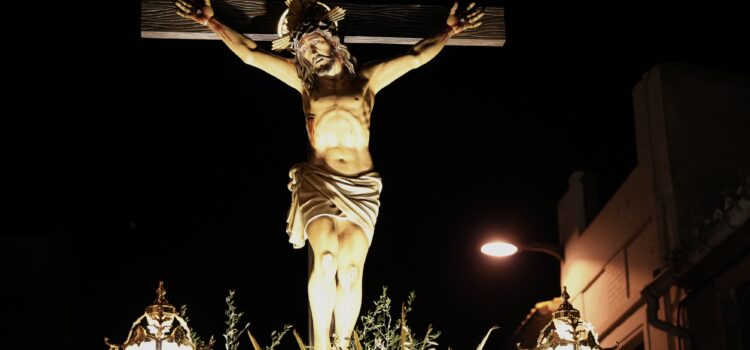 El Sopar del Senyor i la processó del Silenci impregnen de Passió els carrers de Vila-real