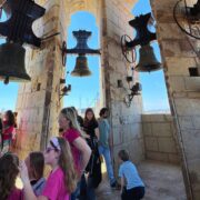 Vila-real reprén els bous al carrer amb una triple exhibició i ‘conquista’ el campanar en el dimarts de festes