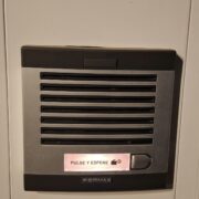 Prohibida la publicitat i contractació no sol·licitada de serveis d’electricitat i gas a domicili