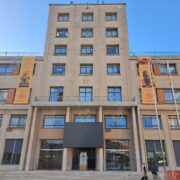 L’Ajuntament de Vila-real retira la bastida de seguretat de la Casa Consistorial després de les reparacions