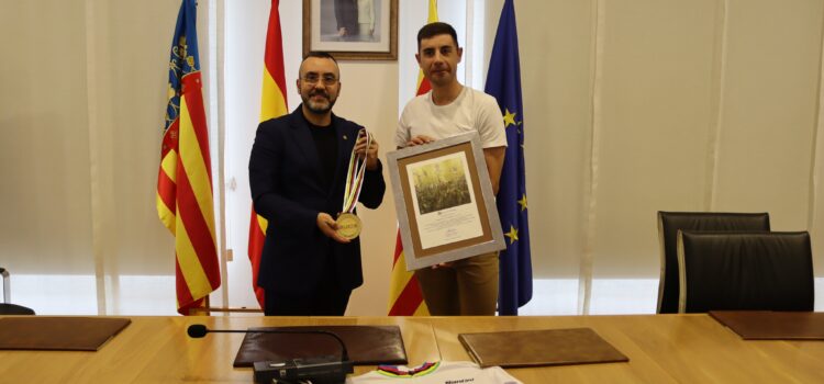 Sebastián Mora subhasta el seu material olímpic en benefici d’ASPANION