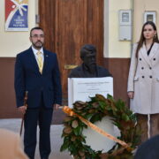 Desfilada i música per a recordar al guitarrista insigne de Vila-real