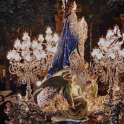 Vila-real acomiada les festes en honor a Maria Immaculada amb la tradicional processó del Farolet