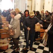La tradició de Sant Antoni ompli l’ermita de la Mare de Déu de Gràcia