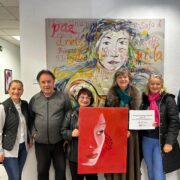 La Fundació Manantial i ‘Mujeres en la Vila’ visiten la casa de la Dona