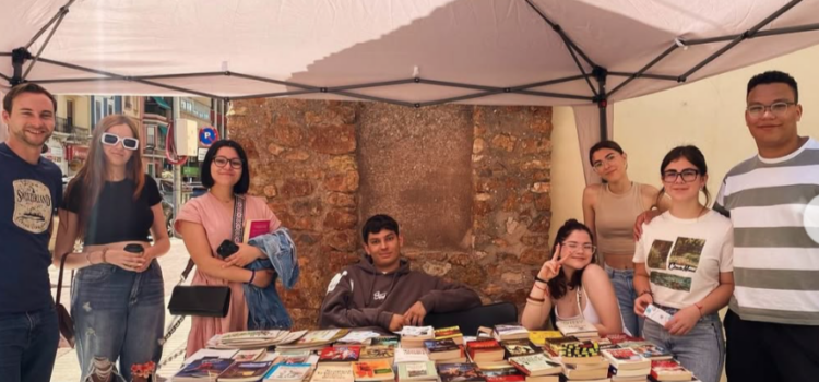 La Regidoria de Juventut participa en l’III Estand de Llibres Solidaris amb gran èxit de participació