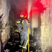 Un incendi destrossa una vivenda unifamiliar amb un ferit