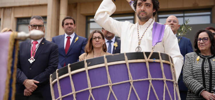 La Tamborada de Vila-real ressona un any més amb força per Diumenge de Rams