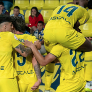 El Mini Submarí es fa fort al Mini Estadi amb una victòria de mèrit (2-1)