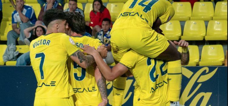 El Mini Submarí es fa fort al Mini Estadi amb una victòria de mèrit (2-1)