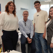 Teo Bou combina el futbol d’elit amb les oficines del Villarreal CF