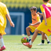 El Villarreal CF organitza un campus de futbol a l’Estadi de la Ceràmica per a xiquets i xiquetes de 5 a 17 anys
