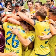 El Villarreal CF presenta la seua plantilla per al TST amb llegendes com Rossi i Musacchio