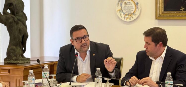 Casabó (PP) acusa a Benlloch de fracàs total en la gestió de personal a l’Ajuntament