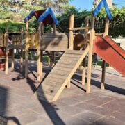 La Policia Local recorda que els jocs infantils són només per a xiquets i xiquetes