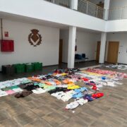 Operació policial contra la venda de productes falsificats al mercat ambulant de Vila-real