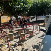 Vila-real reforça el mobiliari urbà amb la renovació de tres taules de formigó al parc de l’Arbre del Desmai i al Termet