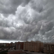 Com protegir-se durant les tempestes d’estiu: consells útils per a dies inestables