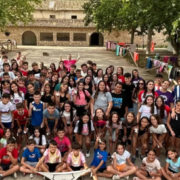 110 xiquets i xiquetes gaudeixen d’un campament d’estiu a Alarcón
