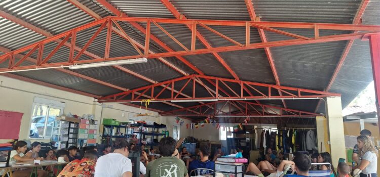 L’Ajuntament de Vila-real visita el campament d’estiu d’Els Lluïsos a Quesa