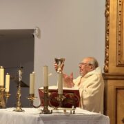 Seixanta anys de fe i servei: homenatge al Pare Vicente Vicent