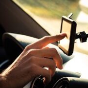 La Policia Local recomana ajustar el GPS abans d’eixir per a evitar distraccions