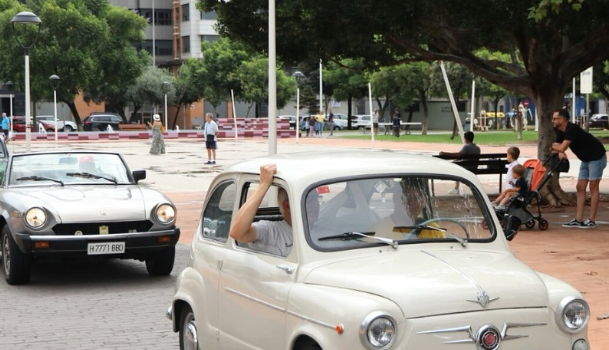 Els clàssics tornen a rodar pels carrers de Vila-real en les festes patronals