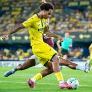 El Villarreal perd davant el Aston Villa en La Ceràmica en un partit replet de notícies (0-2)