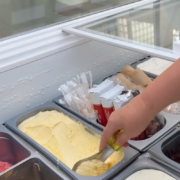 El Mercat Central refresca els dies d’estiu amb gelats per a tots els gustos